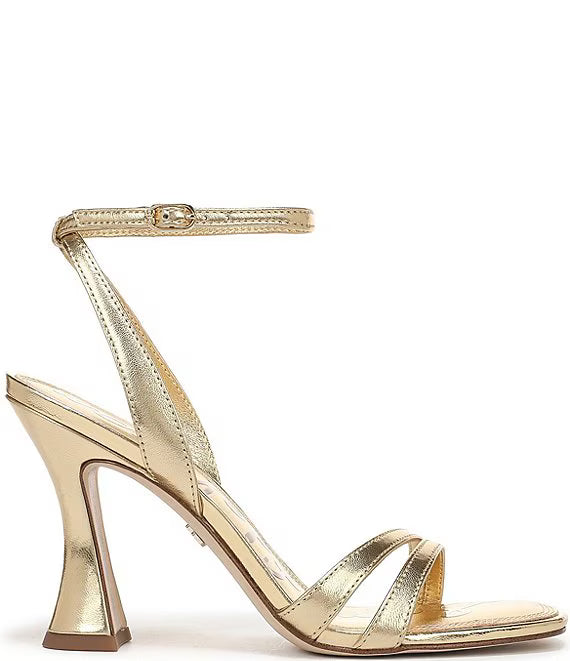 heels for a gold dress Sam Edelman Junie in Leather – Sugar & Spice Loop BW Gramercy Pants 2.0 and an open How to Style a Color:Ivory Knit Rib