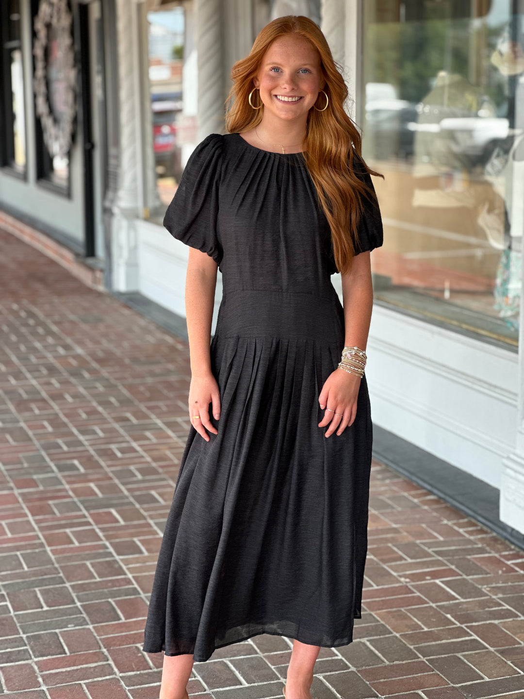 Short Sleeve Midi Dress in Black