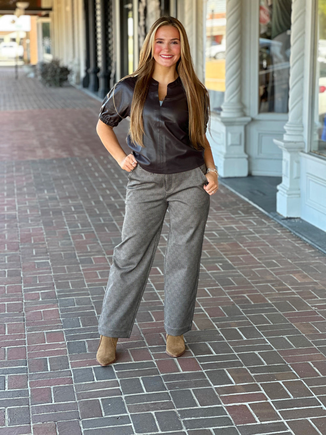 Steve Madden Roxanne Top in Fossil Brown