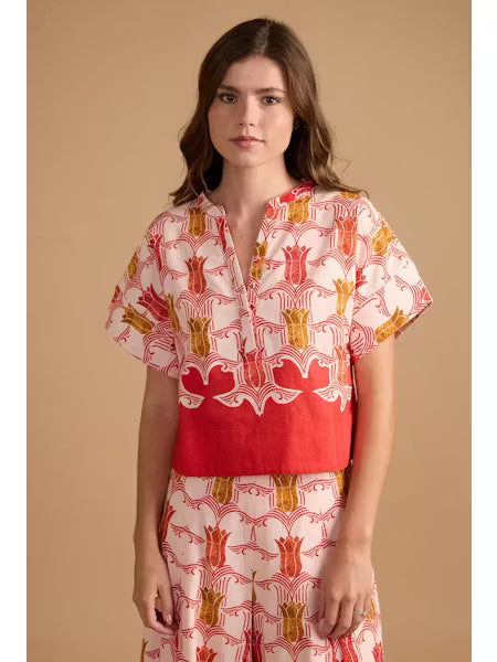Thomas & Lourdes London Top in Desert Tulip