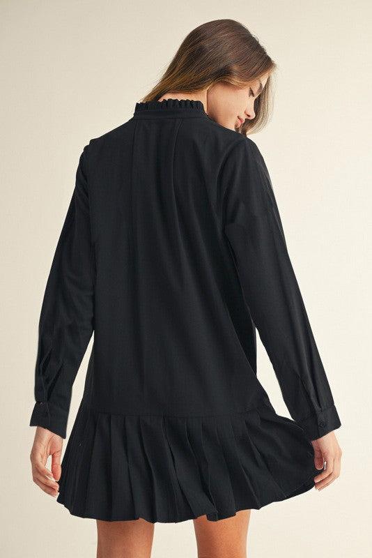 Pleated Hem Solid Shift Dress in Black