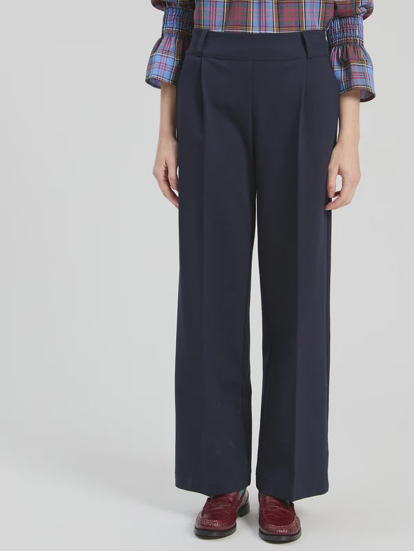 Vilagallo Lana Pant in Navy