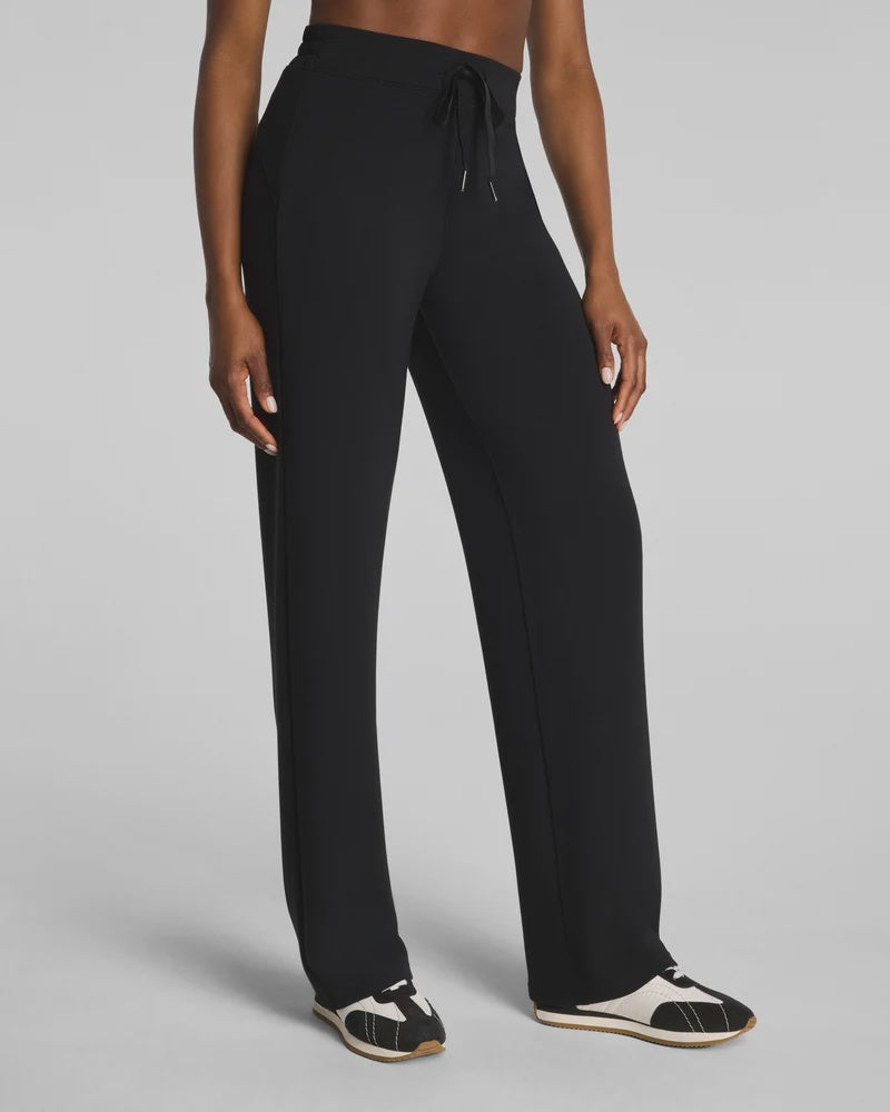 Spanx Airessentials® Straight Leg Pant in Very Black