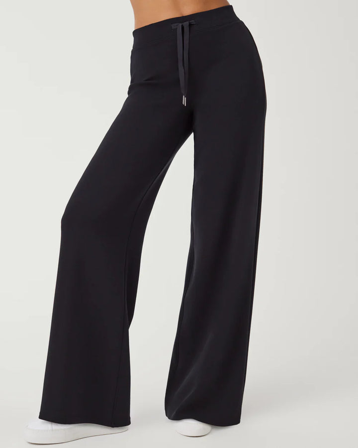 SPANX® AirEssentials Wide Leg Pant in Very Black