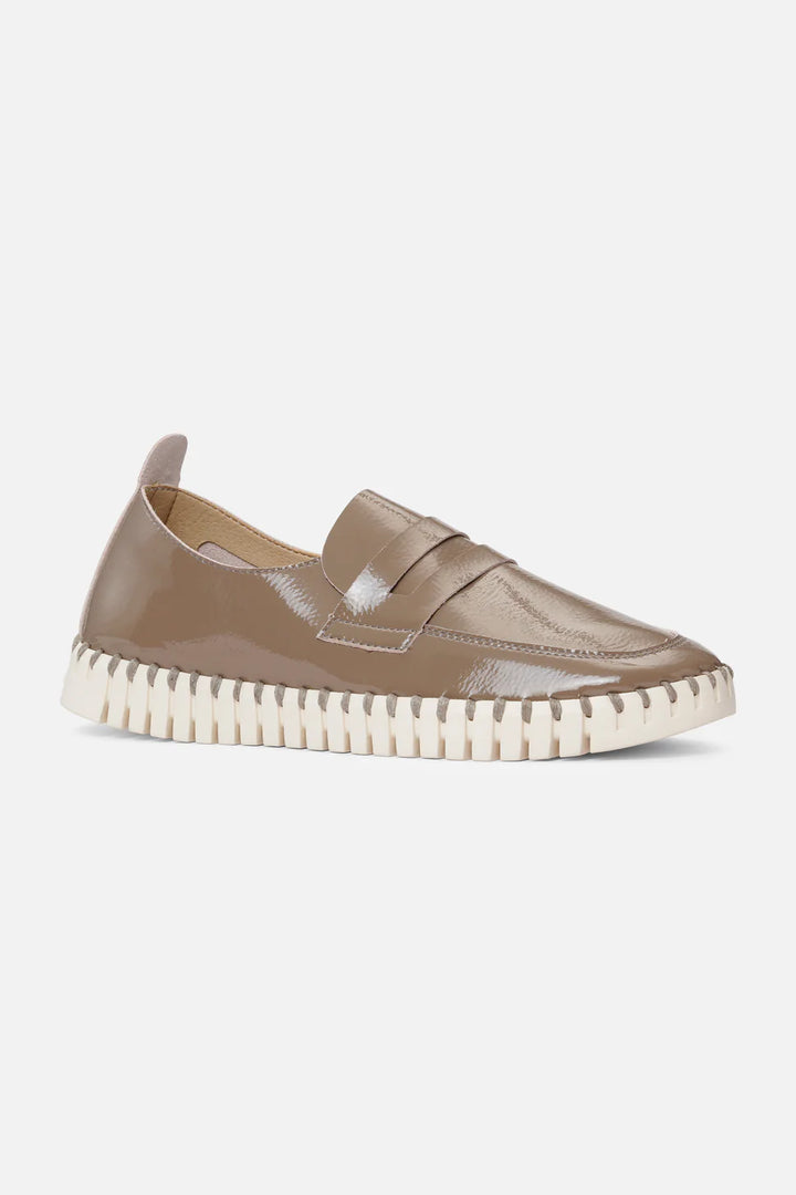 Ilse Jacobsen Tulip 3865 Perforated Slip-On Loafer in Wheat