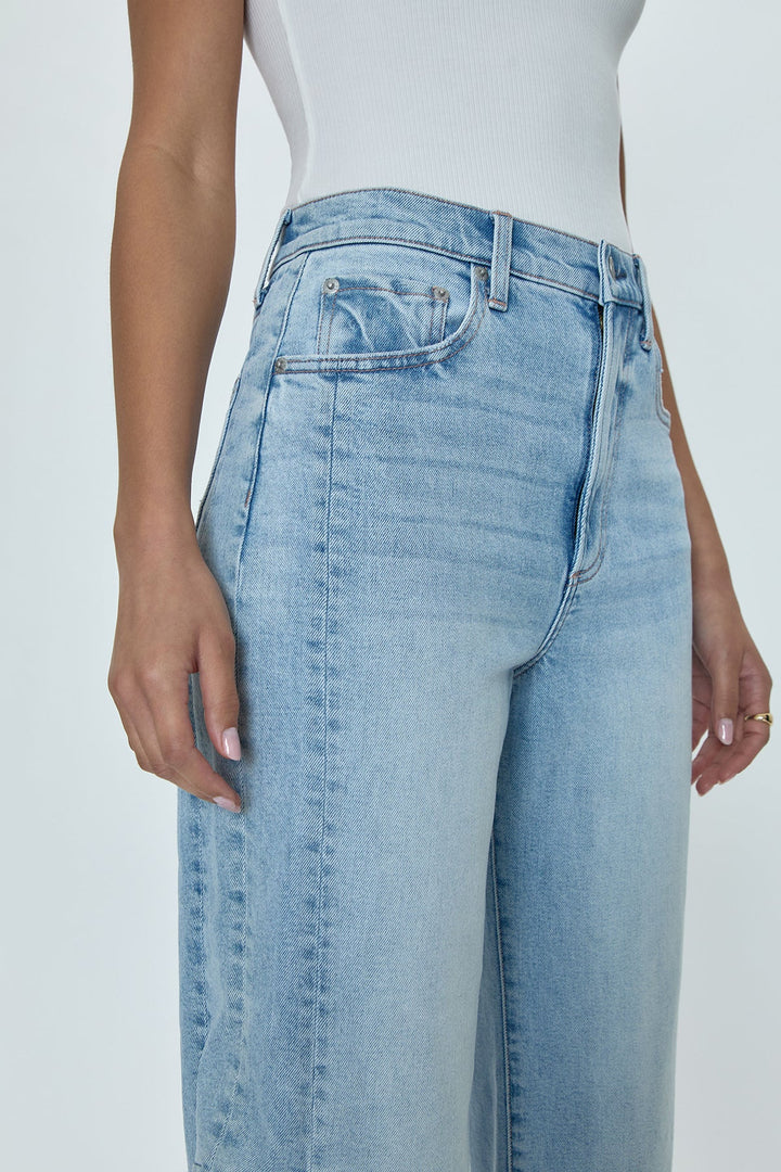 Pistola Eli High Rise Barrel Jean in Dynamic