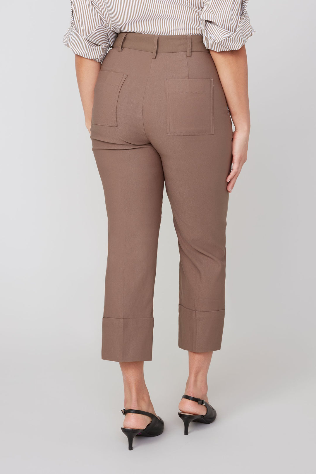 Renuar Cuffed Ankle Pant in Fossil