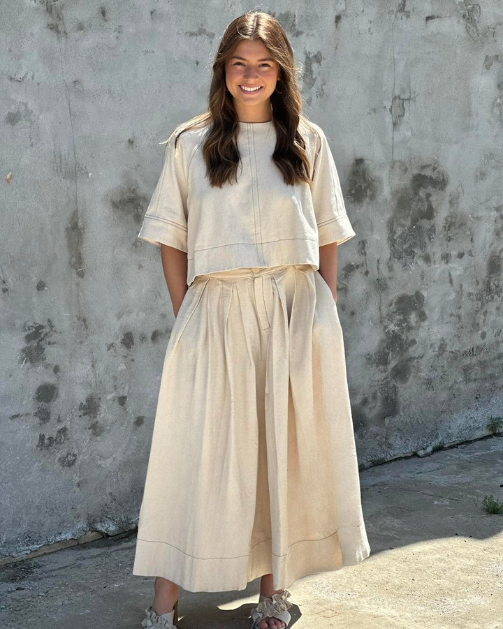 Elevated High-Waisted Pleated Maxi Skirt in Oatmeal