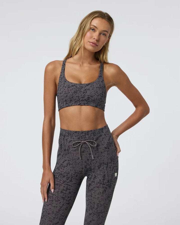 vuori Women's Yosemite Bra in Chia Stucco