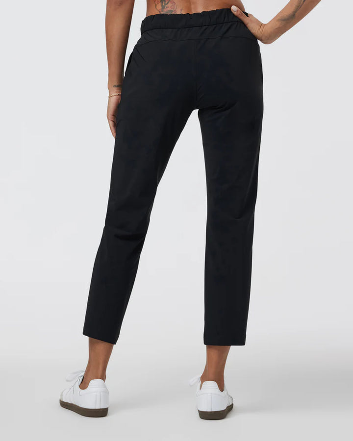 vuori Women's Miles Ankle Pant in Black