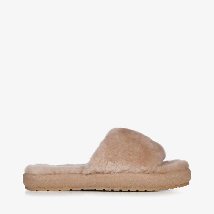 Emu McKay in Camel