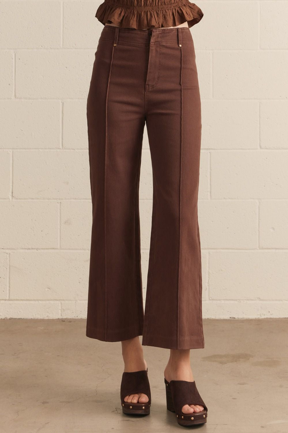 Solid High Rise Pant in Brown