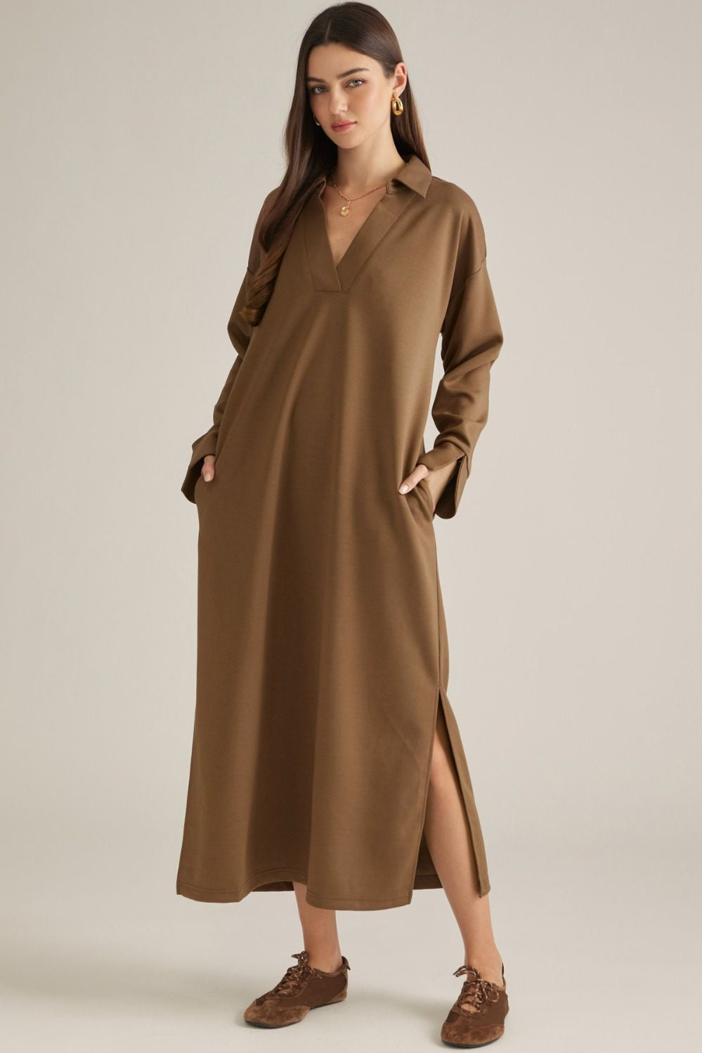 Solid Long Sleeve Midid Dress in Mocha