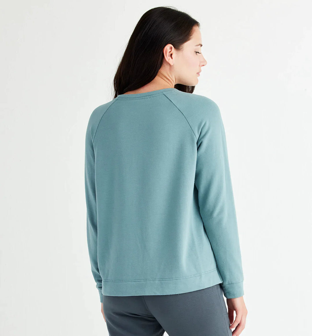 Free Fly Women's Bamboo Lightweight Fleece Crewneck Pullover in Stormy Sea