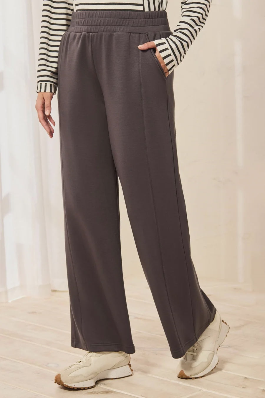 Tribal TECHNO LUX Scuba Knit Pull-On Wide Leg Joggers in Tornado