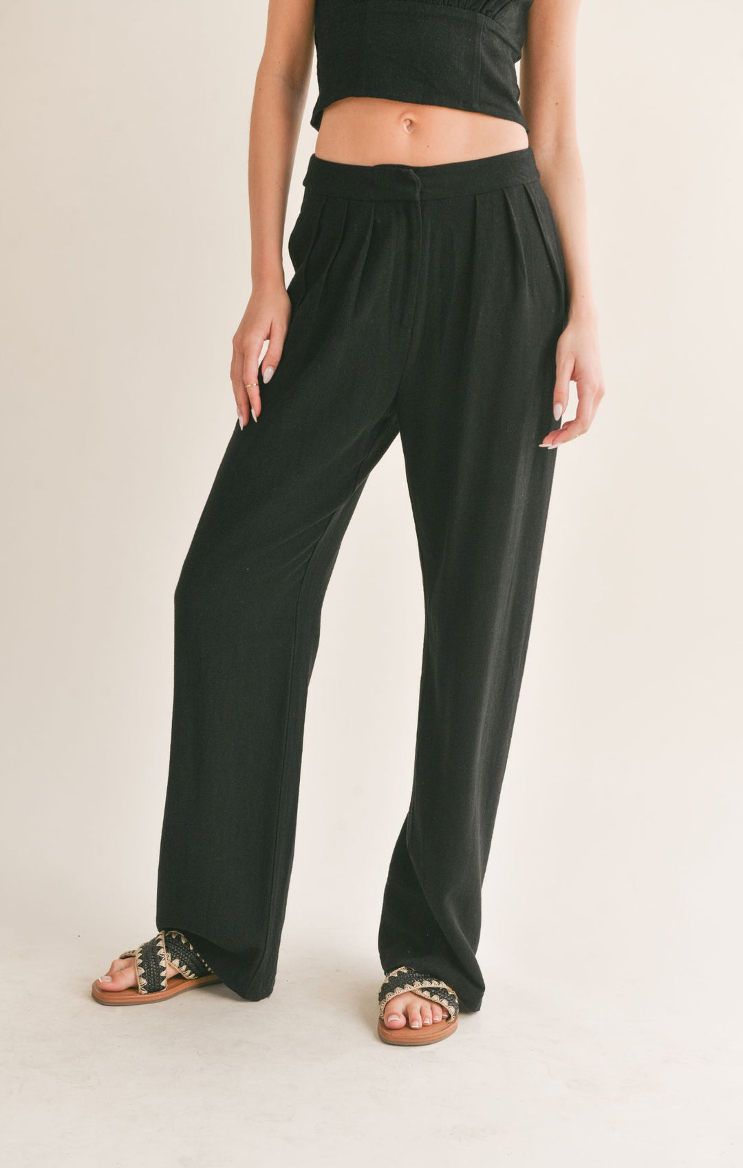 At Ease Linen Pleated Pant in Black
