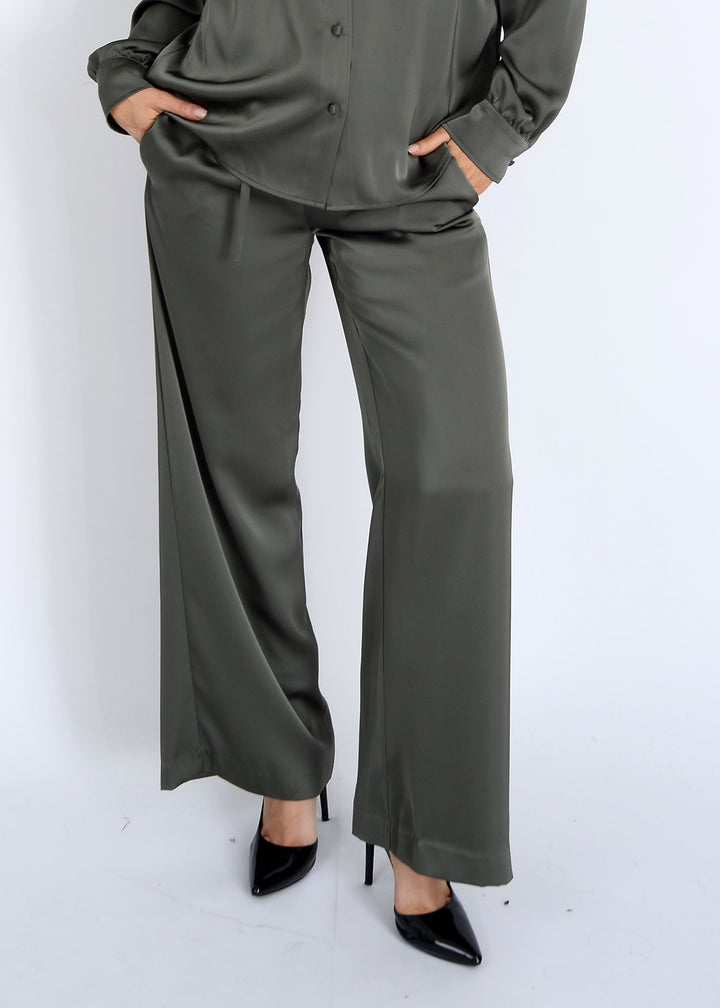Merry Green Pull-On Pant