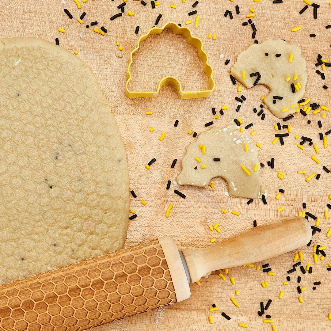 Honeycomb Pattern Embossing Rolling Pin with Bee Hive Cookie Cutter